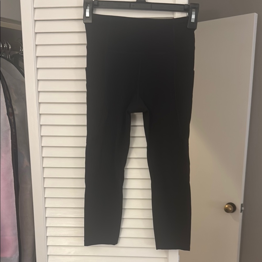 Athleta High Rise Stash Your Treasures Capri Kids Black Leggings Large/12